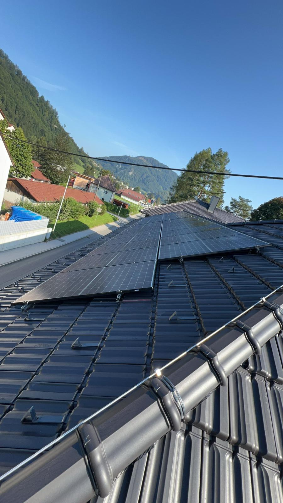 Photovoltaik Freiflächen-Installation in Armoldstein, Kärnten durch Der Solarman